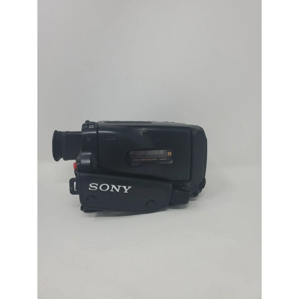 Sony CCD-TR74 NTSC Handycam Video 8 Camcorder 0.8 LUX Color View Finder 24x